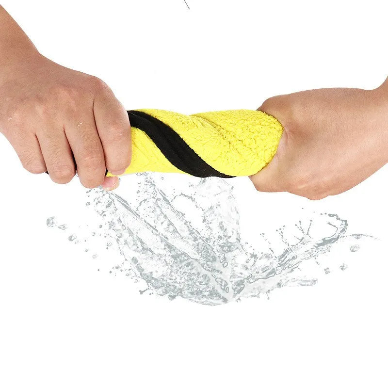 - Super Absorbent Pet Towel – Quick-Dry Comfort for Your Furry Friend!